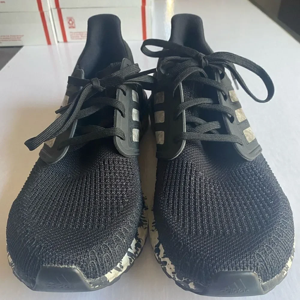 ADIDAS Men’s Black and White Primeblue Sneakers Size 8 US